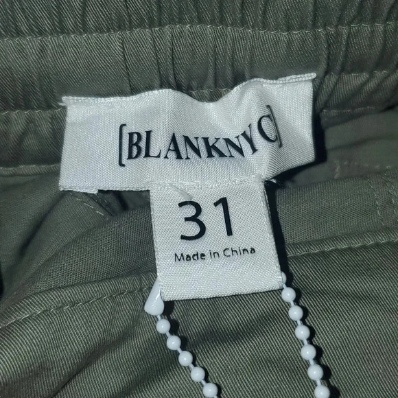 Blank NYC Stretch Jogger Pants Size 31 NWT w Back Zipper Pockets - Picture 5 of 9